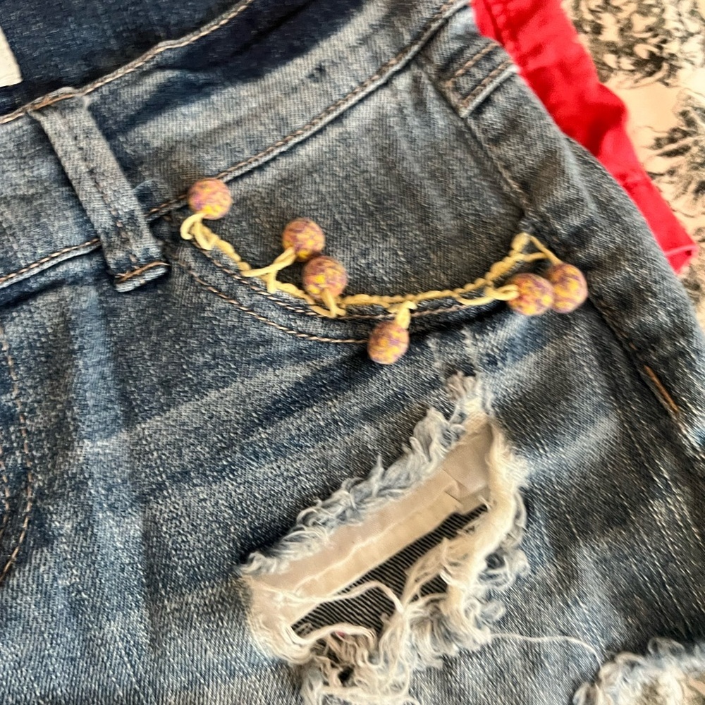 Wildflowers Women's Jean and Red Shorts Collection - Picture 3 of 9